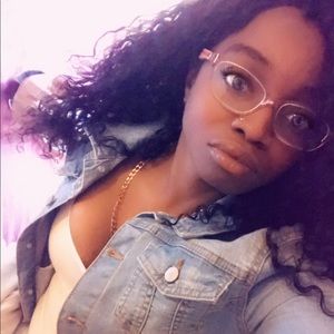 Meet your Posher, Camille